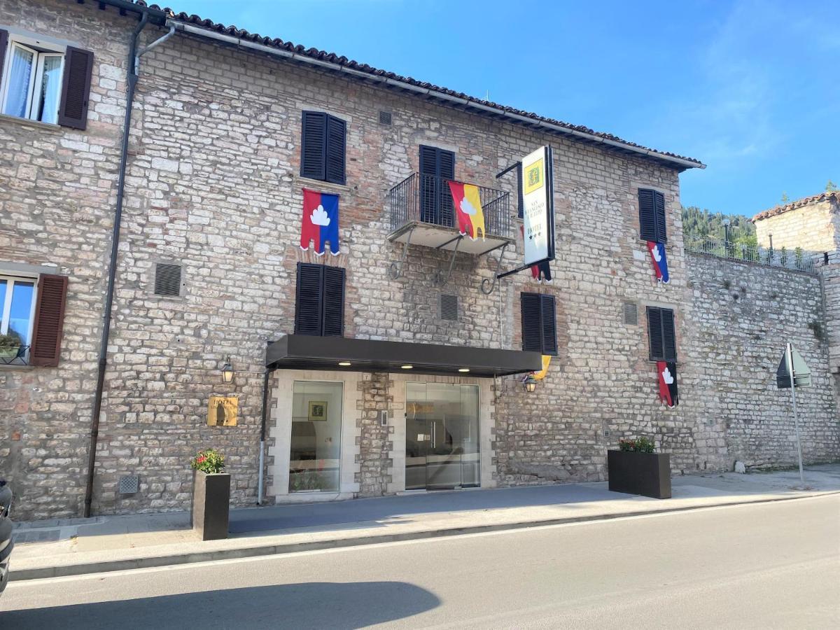 Hotel San Francesco E Il Lupo Gubbio Kültér fotó